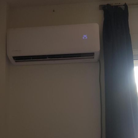 Little Peaceful Retreat Room With Bath, Heating, Terrace, Free Wifi Fridge Easy Parking 马尔韦利亚 外观 照片