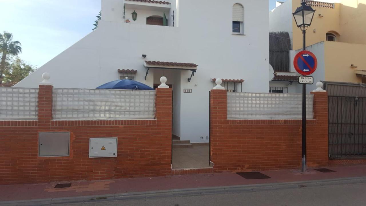 Little Peaceful Retreat Room With Bath, Heating, Terrace, Free Wifi Fridge Easy Parking 马尔韦利亚 外观 照片