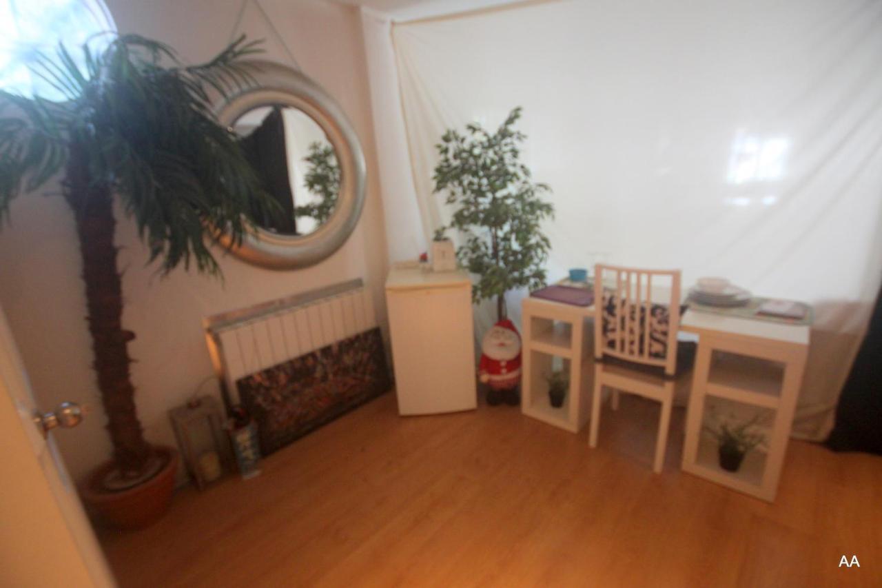 Little Peaceful Retreat Room With Bath, Heating, Terrace, Free Wifi Fridge Easy Parking 马尔韦利亚 外观 照片
