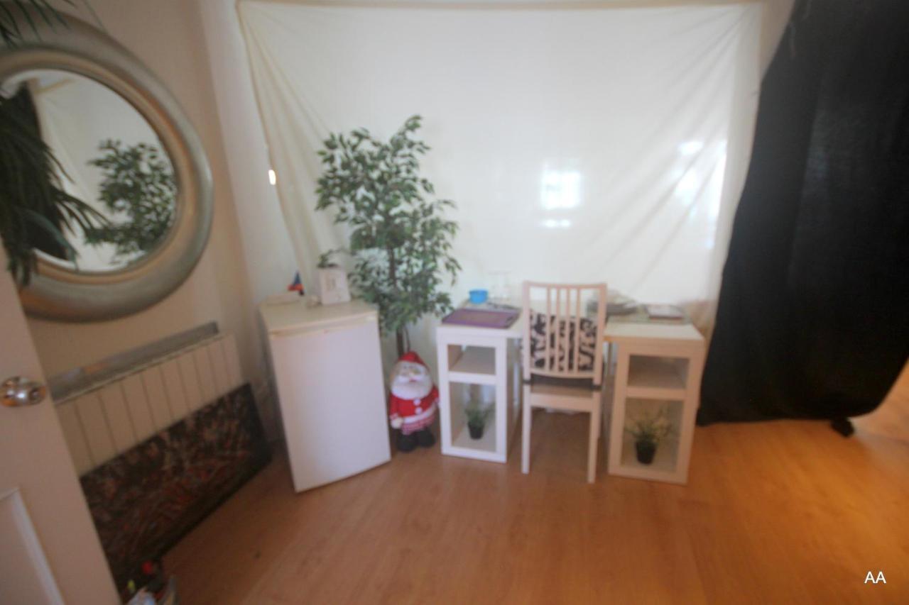 Little Peaceful Retreat Room With Bath, Heating, Terrace, Free Wifi Fridge Easy Parking 马尔韦利亚 外观 照片