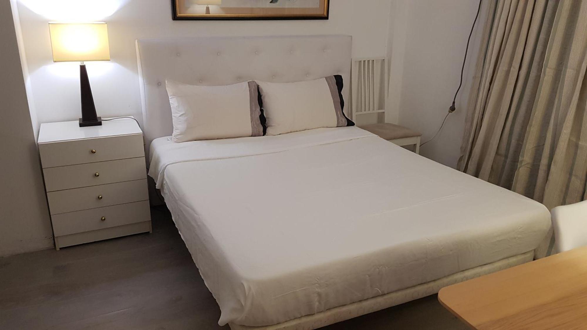 Little Peaceful Retreat Room With Bath, Heating, Terrace, Free Wifi Fridge Easy Parking 马尔韦利亚 外观 照片