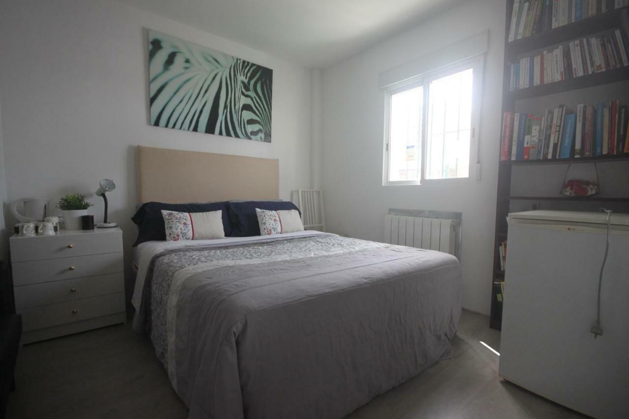Little Peaceful Retreat Room With Bath, Heating, Terrace, Free Wifi Fridge Easy Parking 马尔韦利亚 外观 照片